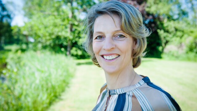 Elly Smits (Coaching & Training)